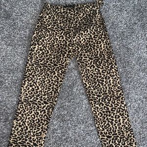 Super soft fun cheetah-pants !!🐆🐆 Brand new (: